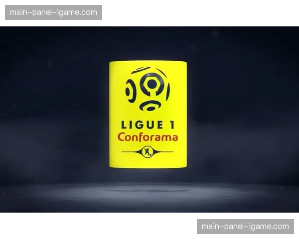 中场休息表演：当地乐队演唱法甲主题曲